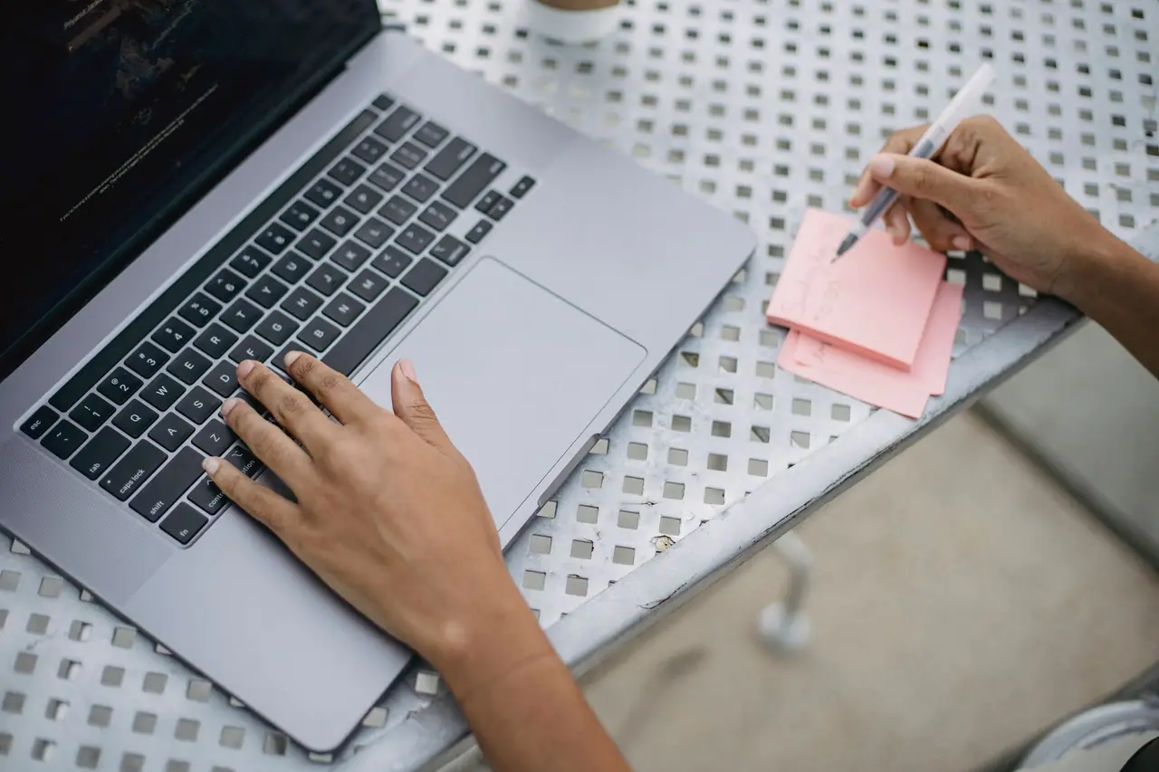 Contenu structuré en questions-réponses optimisé pour les moteurs