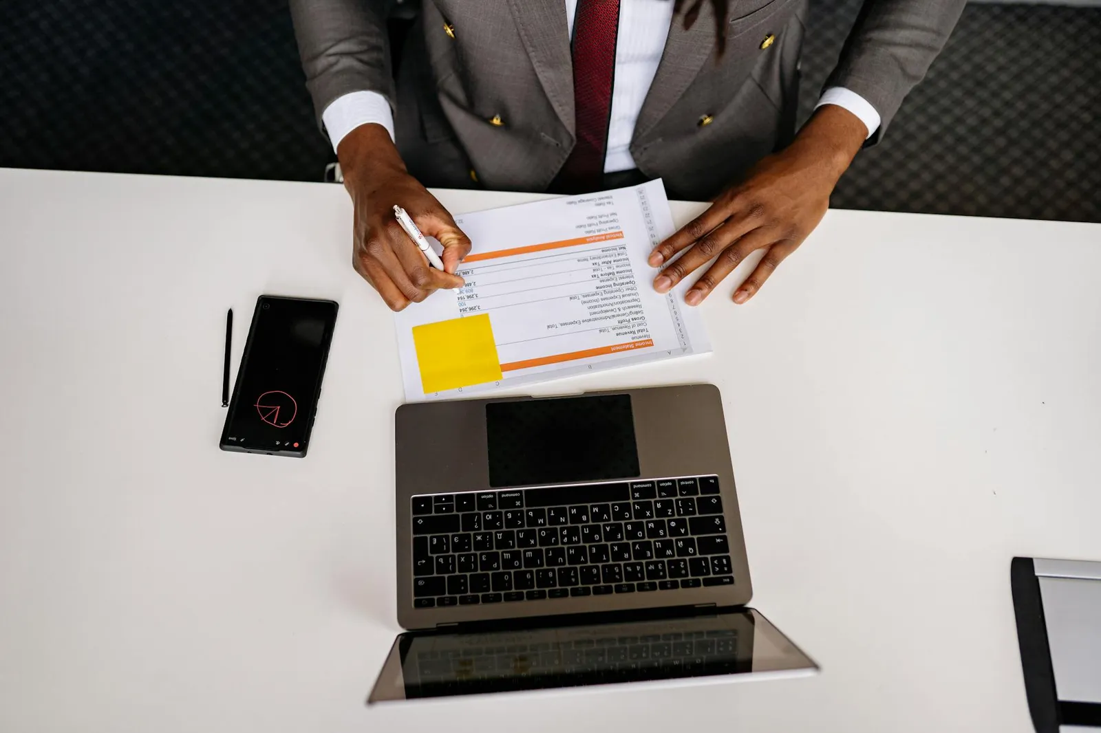 Comparatif des critères de choix d'une agence SEO pour une PME
