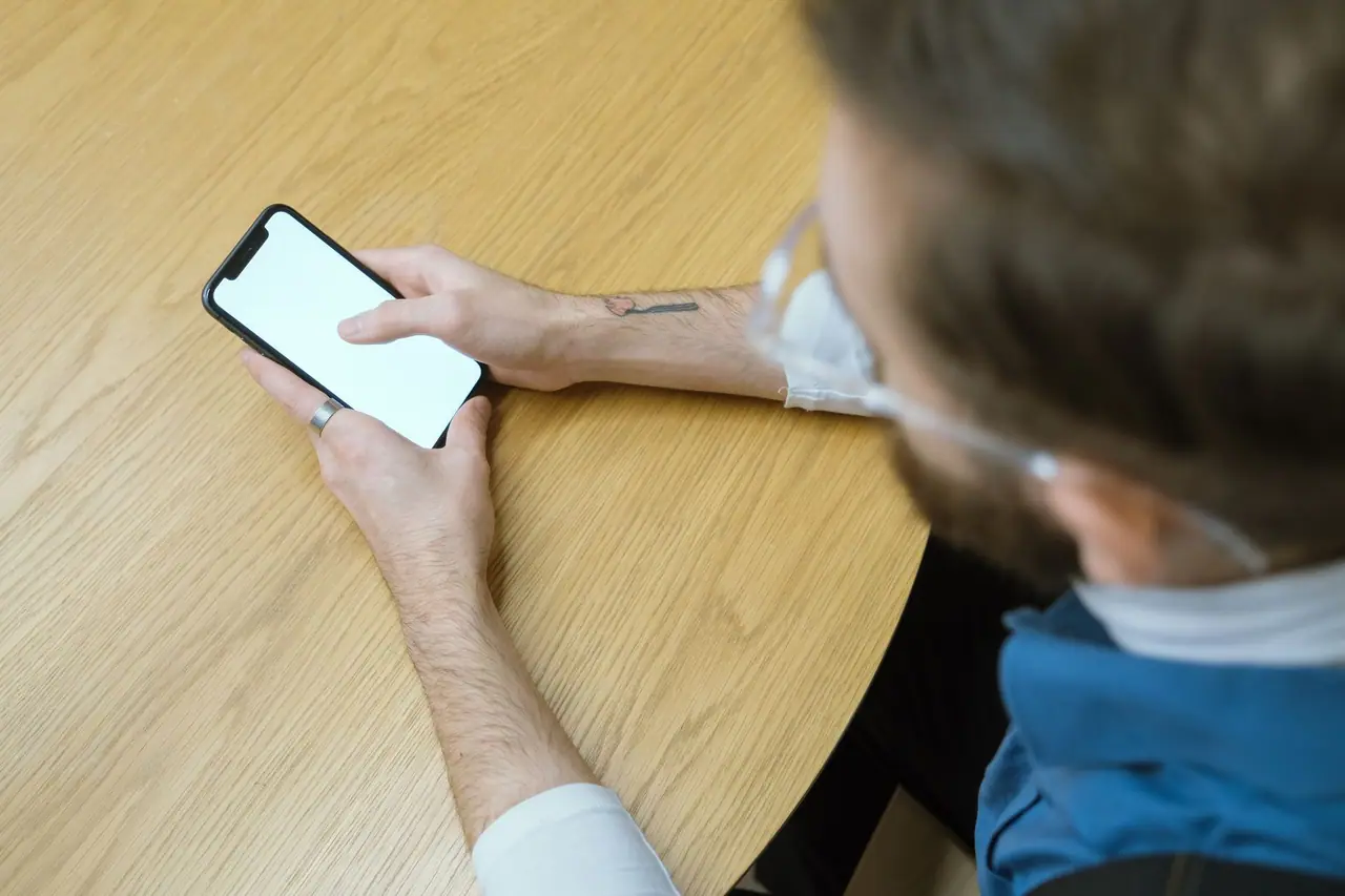 Résultat de recherche enrichi avec étoiles et prix sur mobile