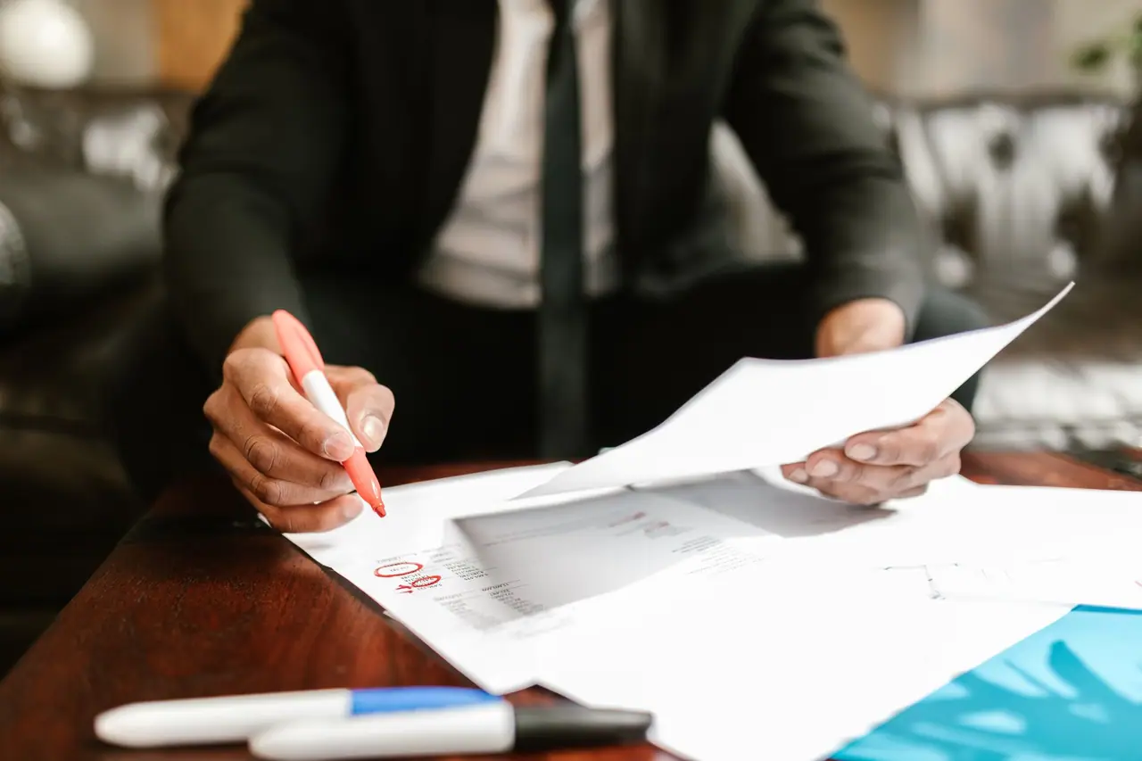 Agence SEO comptable analysant la stratégie de référencement d'un cabinet d'expertise comptable Agence SEO comptable analysant la stratégie de référencement d'un cabinet d'expertise comptable