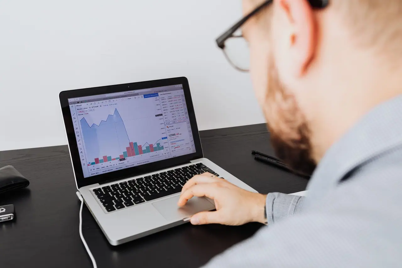 Tableau de suivi d'une agence SEO comptable avec positions et prises de contact Tableau de suivi d'une agence SEO comptable avec positions et prises de contact