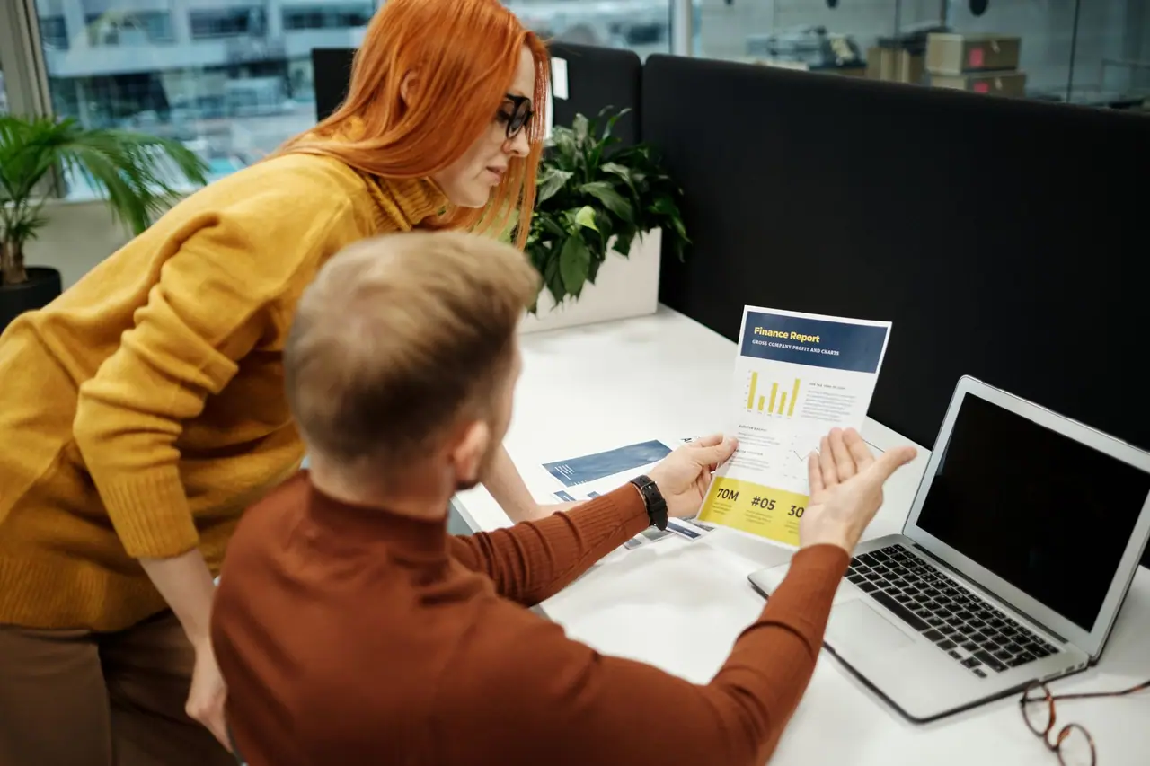 Analyse des résultats d'un audit SEO avec un consultant Analyse des résultats d'un audit SEO avec un consultant